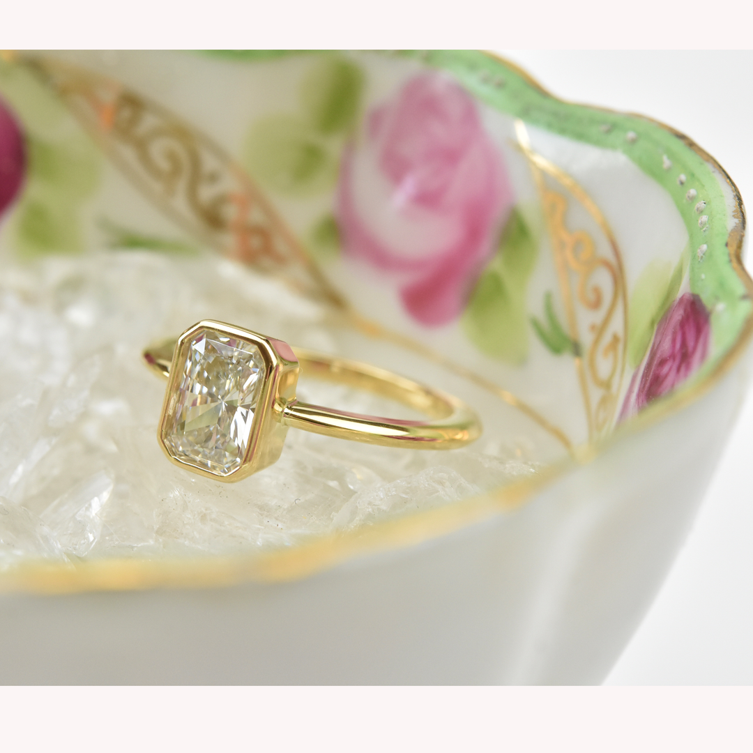 Radiant Cut Diamond Solitaire in Yellow Gold - Goldmakers Fine Jewelry
