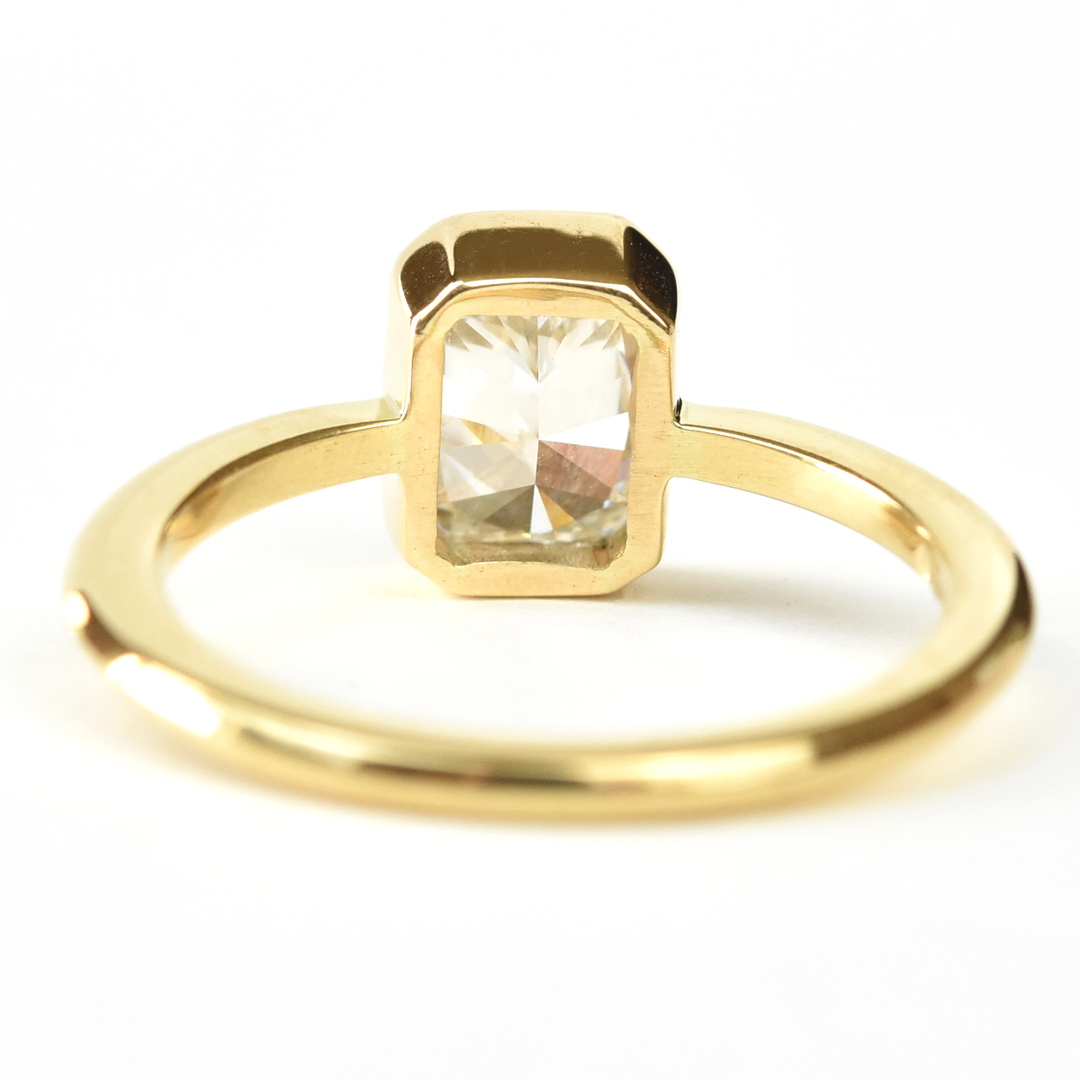 Radiant Cut Diamond Solitaire in Yellow Gold - Goldmakers Fine Jewelry