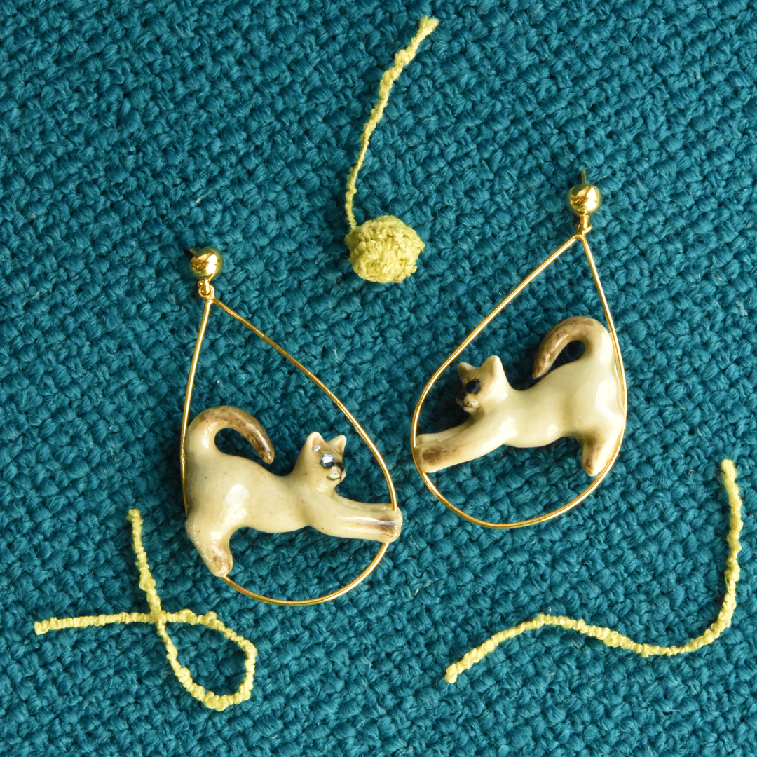 Stretching Siamese Cat Hoop Earrings - Goldmakers Fine Jewelry