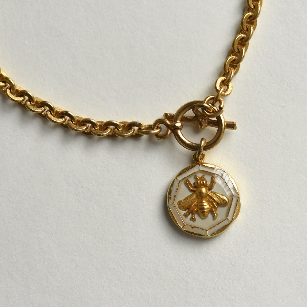 White Enamel Bee Pendant Bracelet - Goldmakers Fine Jewelry