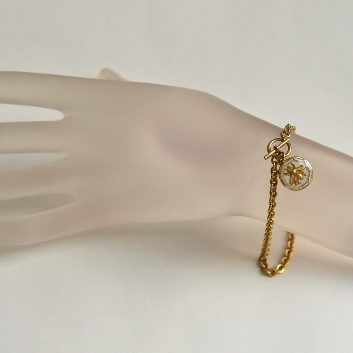 White Enamel Bee Pendant Bracelet - Goldmakers Fine Jewelry